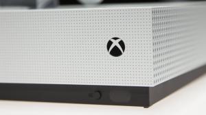Xbox One S 1TB с двумя джойстиками + игра Mortal Kombat XL Thumbnail 1