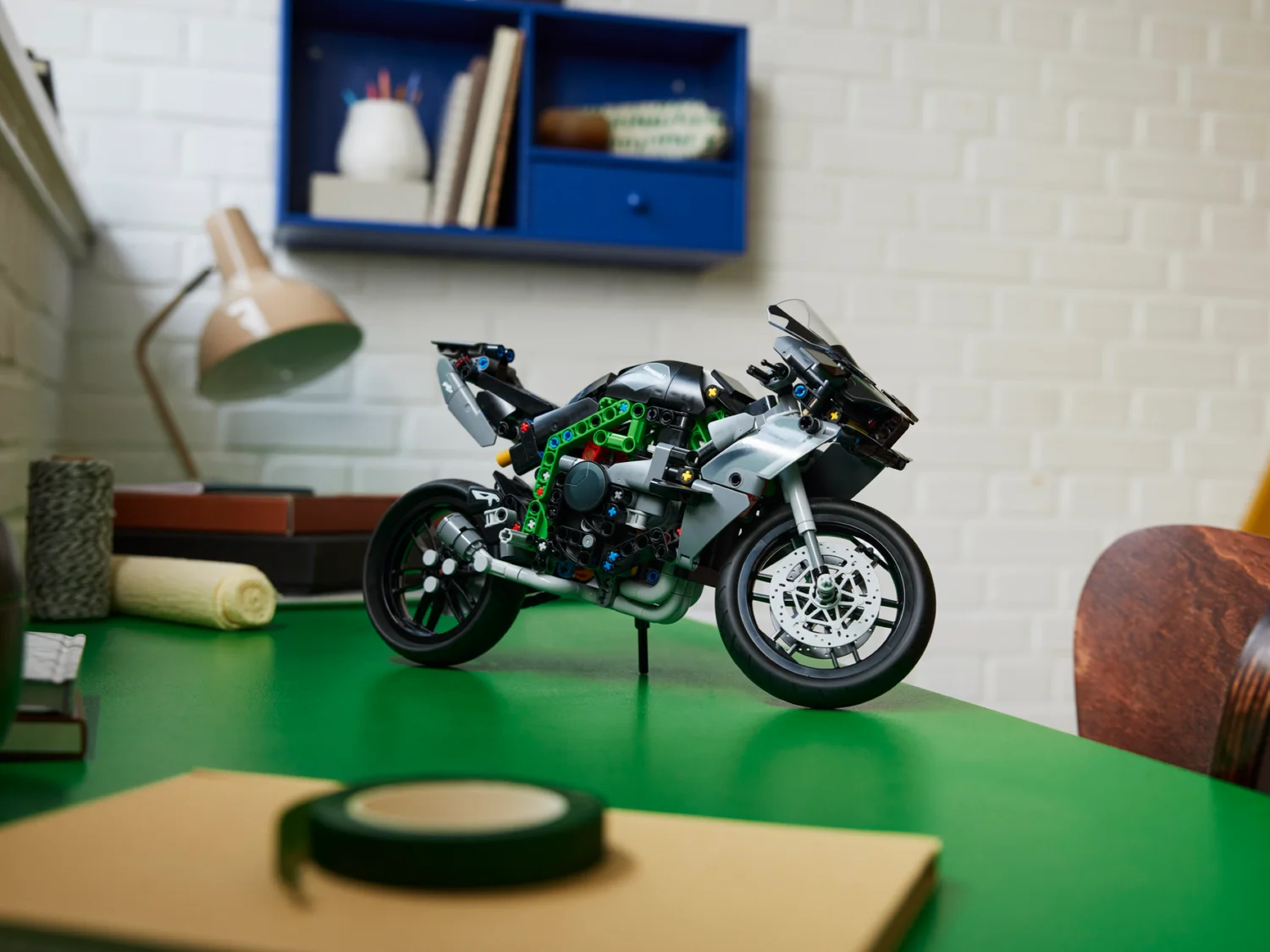 LEGO Technic Мотоцикл Kawasaki Ninja H2R (42170)