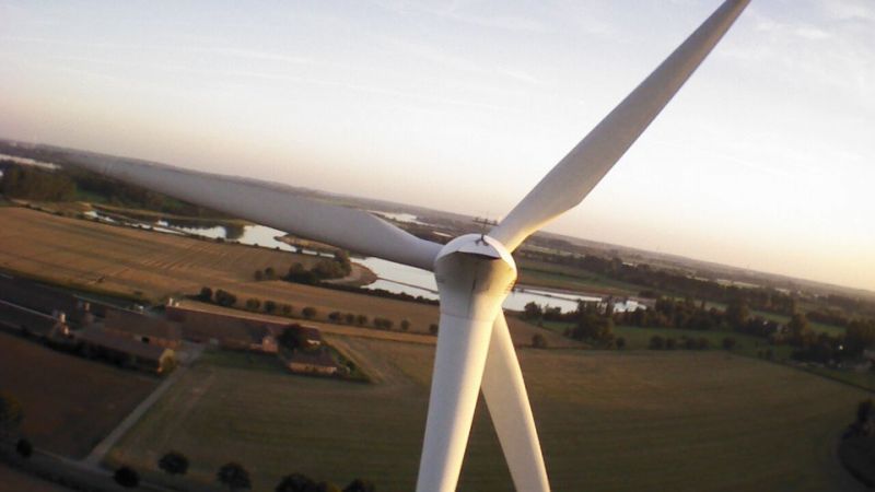 Квадрокоптер Parrot Ar.Drone 2.0 Elite Edition Фотография 1