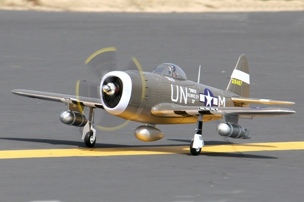 Модель самолета FMS Republic P-47 Thunderbolt Green Фотография 1