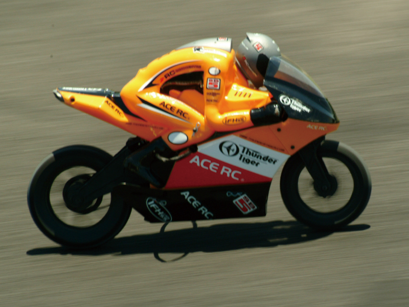 Мотоцикл 1:5 Thunder Tiger Racing Bike SB5 Brushless (O) Фотография 2