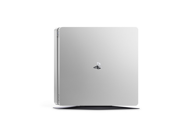 Sony Playstation 4 Slim Limited Edition Silver с двумя джойстиками Фотография 1