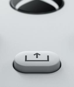Xbox Series X|S Wireless Controller - White Thumbnail 3